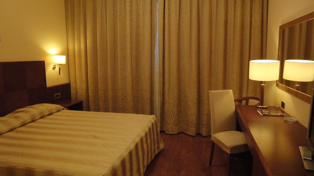 Hotel Marconi Bentivoglio Exterior photo